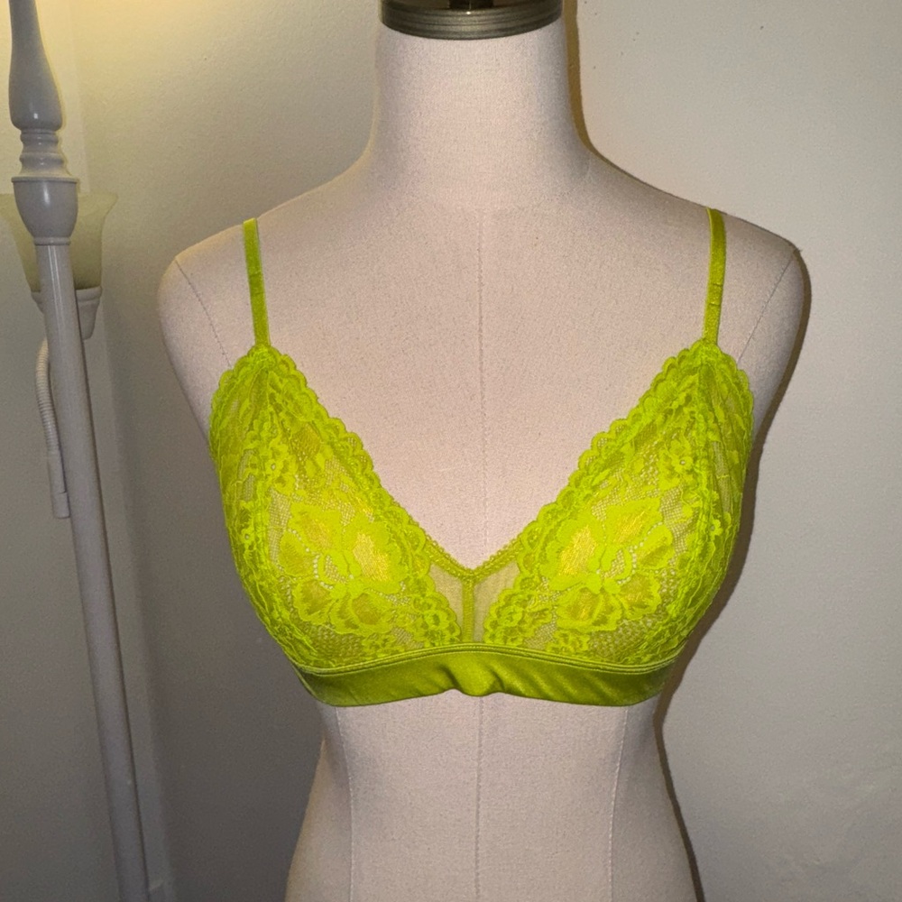 Savage X Fenty Large Lime Green Lace Wireless Bralette Bra